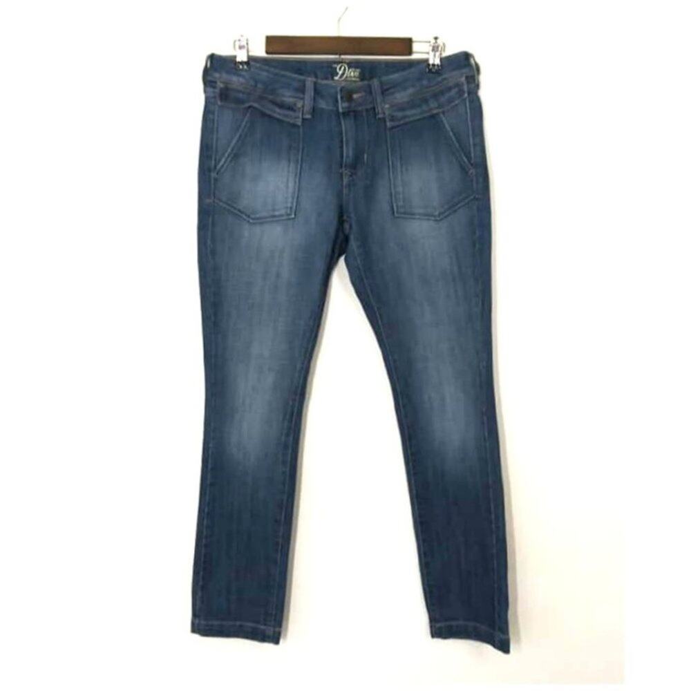 Old Navy The Diva Medium Wash Straight Leg Jeans 8
